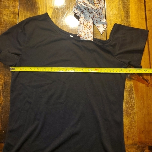 Black top cold shoulder ribbon strap Small - Picture 9 of 10